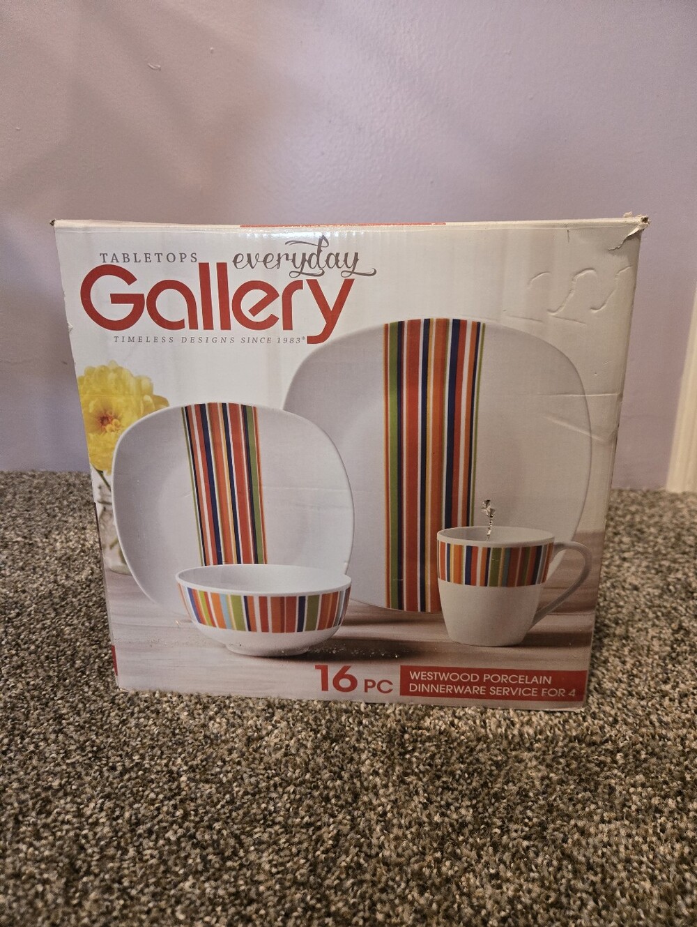 NWT 16 Piece Dinnerware set